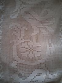 Tenda in lino grezzo e uncinetto