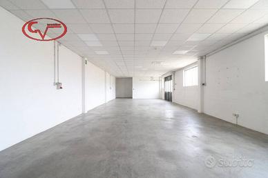 Immobile di 640 m² con 5 locali a Montevarchi