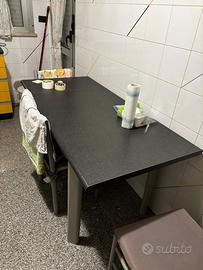 Tavolo con 4 sedie