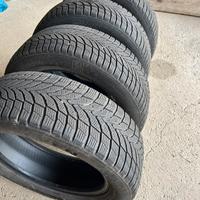Pneumatici invernali 215/60 R17