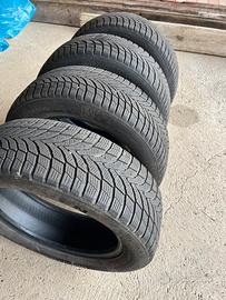 Pneumatici invernali 215/60 R17