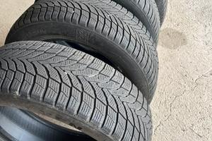 Pneumatici invernali 215/60 R17