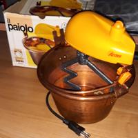 pentola in rame con motore per polenta