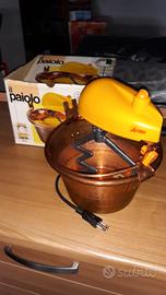 pentola in rame con motore per polenta