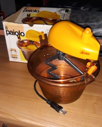 pentola in rame con motore per polenta