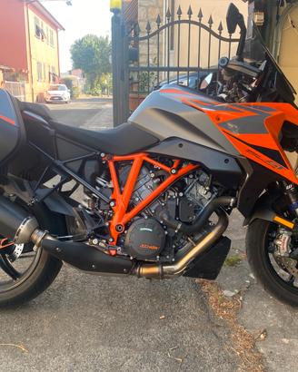 KTM Super Duke GT 1290
