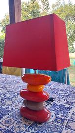 Lampada da tavolo moderna rossa
