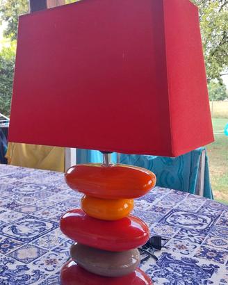 Lampada da tavolo moderna rossa