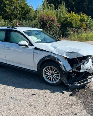 Audi A4 allroad 2.0 190 cv sinistrata