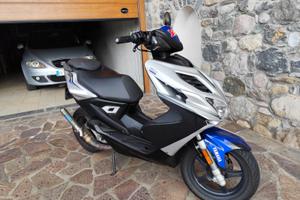 Ciclomotore Aerox 50cc Yamaha (70)