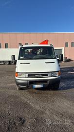 Iveco 35c13 con gru