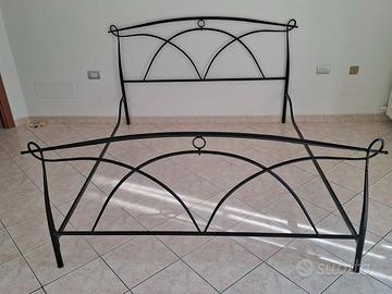Struttura letto matrimoniale