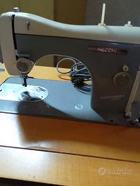 Macchina da cucire antica marca Necchi