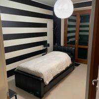 Letto singolo in ecopelle nera