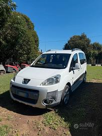 Peugeot Partner con gancio traino omologato