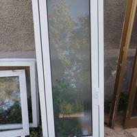 Finestra in alluminio bianco