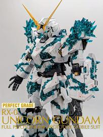 Gundam Unicorn Perfect Grade Crystal Mode