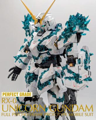 Gundam Unicorn Perfect Grade Crystal Mode