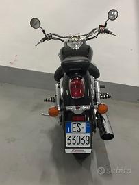 Moto Honda custom shadow  750