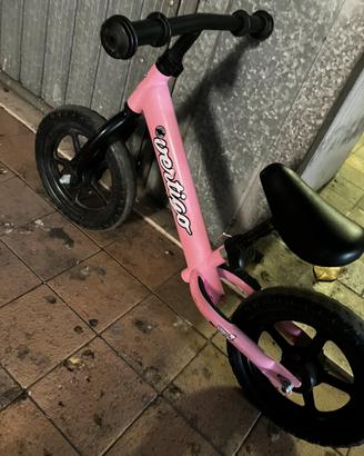 Bici pedagogica senza pedali bambina