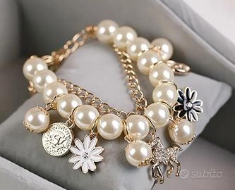 bracciale nuovo con perle e charm 