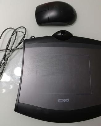 Tavolozza pc con mouse e penna