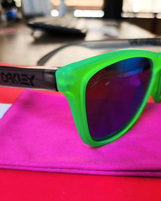 Occhiali da sole Oakley Frogskins 24-286 Polarizza