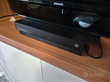 Xbox One X - 1 Tb