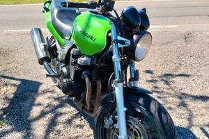 KAWASAKI ZR7