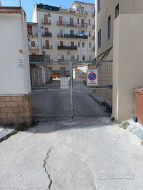 Box auto piccolo n. 2 zona Questura Caltanissetta