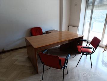 Set Ufficio Direzionale Completo: Scrivania 180x96