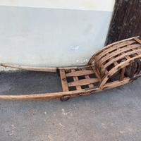ANTICO CARRELLO PER TRASPORTARE BALLE DI FIENO