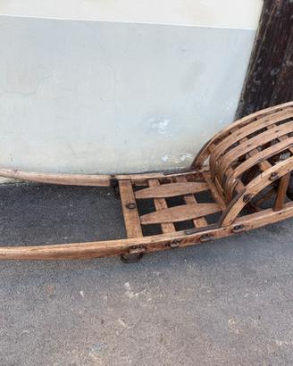 ANTICO CARRELLO PER TRASPORTARE BALLE DI FIENO