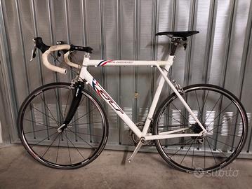 Bici da corsa GT ZR 1000