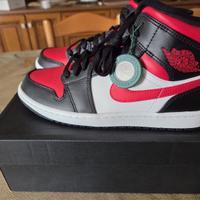 Jordan 1 Mid White Black Red