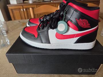 Jordan 1 Mid White Black Red