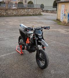 KTM 690 smc-r 2022
