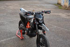 KTM 690 smc-r 2022