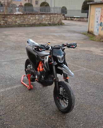 KTM 690 smc-r 2022