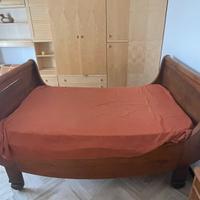 Letto a barca in legno nobile