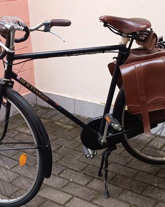 bicicletta  di pregio super accessoriata 