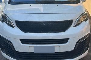peugeot traveller 8 posti