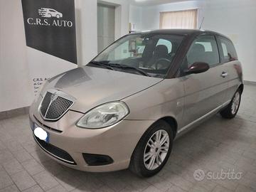 Ypsilon 1.2 benzina Platino-Neopatentati