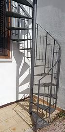 Scala a chiocciola in ferro