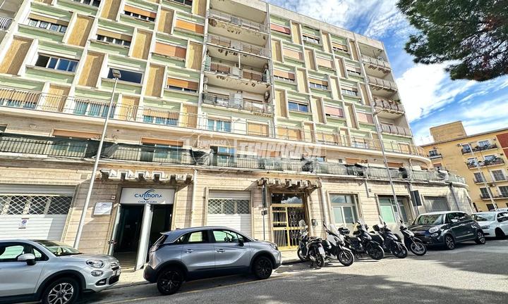 PANORAMICO QUADRIVANI PIU' ACCESSORI SUL VIALE PRI