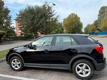 Q2 35 TFSI S TRONIC BUSINESS ADV AUTOMATICA