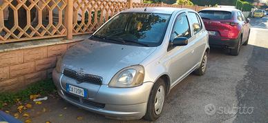 TOYOTA Yaris - 2002