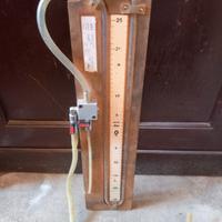 manometro a colonna vintage 