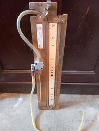 manometro a colonna vintage 