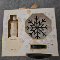 Set composto da shower gel 100 ml e portacandela